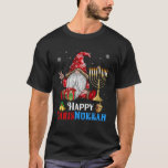 Happy Chrismukkah Gnome Christmas Chanoeka T-shirt<br><div class="desc">Grappig Gnomes Chanoeka Design,  met schattig drie tuin Gnomie,  kerstverlichting,  het dragen van menora en dreidel op een Feestelijke joodse Holiday Lights Ornament Decor,  Great Chanoeka Holiday Gift.</div>