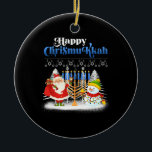 Happy Chrismukkah Jewish Kersthanukkah Keramisch Ornament<br><div class="desc">Kerstkerstjongens Kinder Mannen. Grappig Humor grafisch t-shirt voor degenen die geloven in Santa Claus,  love Deer,  Reindeer,  Elf,  Elves,  zingende liedjes,  feestversieringen,  boom,  pet,  sokken Dit kerstt-shirt met een grafisch cadeau is geweldig voor Kerstmis</div>