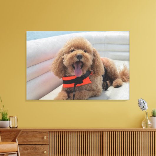 Happy Cockapoo Dog op Pontoon Boat glimlacht Canvas Afdruk (Insitu (Woonkamer))