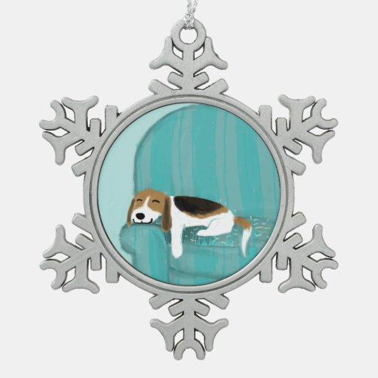 Happy Couch Dog - Cute Sleepy Beagle Holiday Tin Sneeuwvlok Ornament (Voorkant)