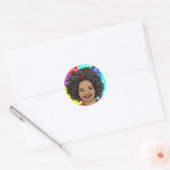 Happy Curls | Schattig glimlachmeisje Ronde Sticker (Envelop)