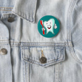 Happy Cute Cartoon Tooth met tandenborstel Ronde Button 5,7 Cm (In situ)