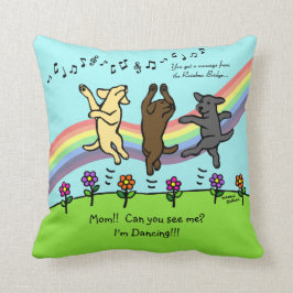 Happy Dancing Labrador Trio op de Rainbow Bridge Kussen