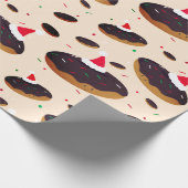 Happy Donut Santa Hats Pattern Chocolate Frosting Cadeaupapier (Hoek)
