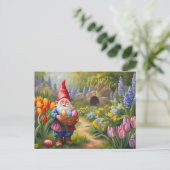 Happy Easter Gnome in de voorjaarstuin Feestdagenkaart (Staand voorkant)