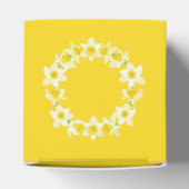 Happy Easter. Yellow Daffodils Spring Modern. Bedankdoosjes (Bovenkant)