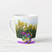 Happy Easter Yellow Tulips Design Latte Mok (Linkerhoek)