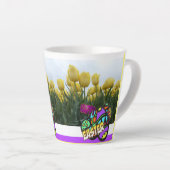 Happy Easter Yellow Tulips Design Latte Mok (Rechterhoek)
