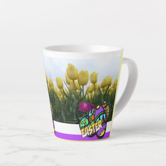 Happy Easter Yellow Tulips Design Latte Mok (Rechterhoek)