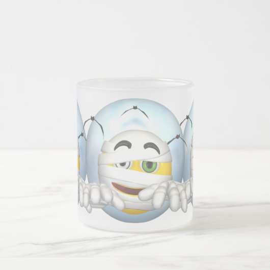 Happy Face Mummy Mok (Center)