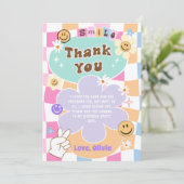 Happy Face Smile Groovy Checkered Verjaardag Bedankkaart (Staand voorkant)