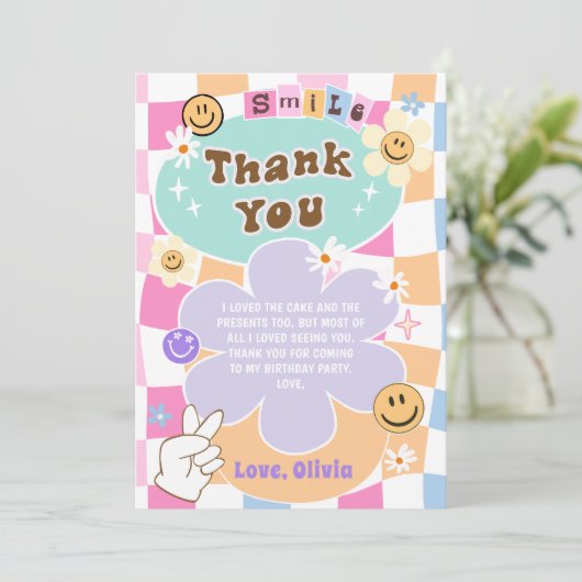 Happy Face Smile Groovy Checkered Verjaardag Bedankkaart (Staand voorkant)