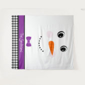 Happy Face Snowman met paarse Bowtie Tapestry Wandkleed (Voorkant (horizontaal))