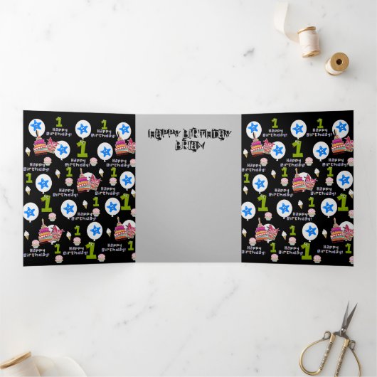 Happy First Birthday Kaart, #1 Verjaardag Zwart Drieluik Kaart (Binnen)