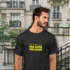Happy First Vaderdag gele letter humor T-shirt