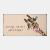 Happy Giraffe Custom Kleur en Tekst Funny Desk Mat (Voorkant)