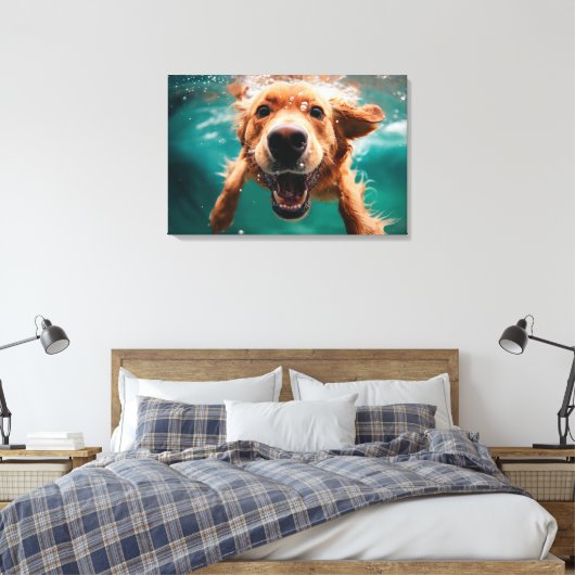 Happy Golden Retriever zwemmen onder water Canvas Afdruk (Insitu (Slaapkamer))