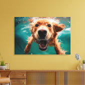 Happy Golden Retriever zwemmen onder water Canvas Afdruk (Insitu (Woonkamer))