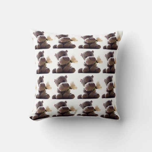 Happy Grey Hippo Holding Daisy, Schattigee liefdes Kussen (Voorkant)