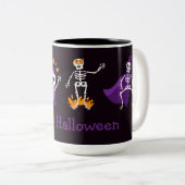 Happy Halloween Cute Skeletons Tweekleurige Koffiemok (Voorkant rechts)
