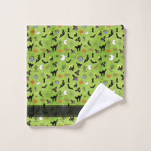 Happy Halloween Random Iconic Pattern Green BG Bad Handdoek (Wasdoekje)