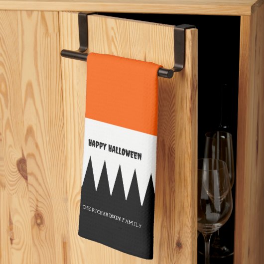 Happy Halloween Sinaasappel Zwart gepersonaliseerd Theedoek (Derde Gevouwen)