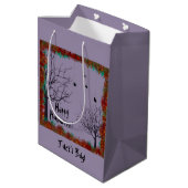 Happy Halloween | Spooky Trees Spiders aanpassen Medium Cadeauzakje (Achterkant Gekanteld)