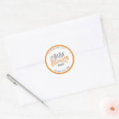 Happy Halloween-typografie met spinweb Ronde Sticker (Envelop)