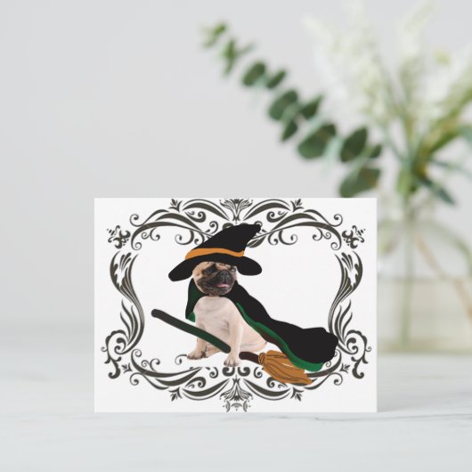 Happy Halloween Vliegende Bezem Heks Pug Briefkaart (Staand voorkant)