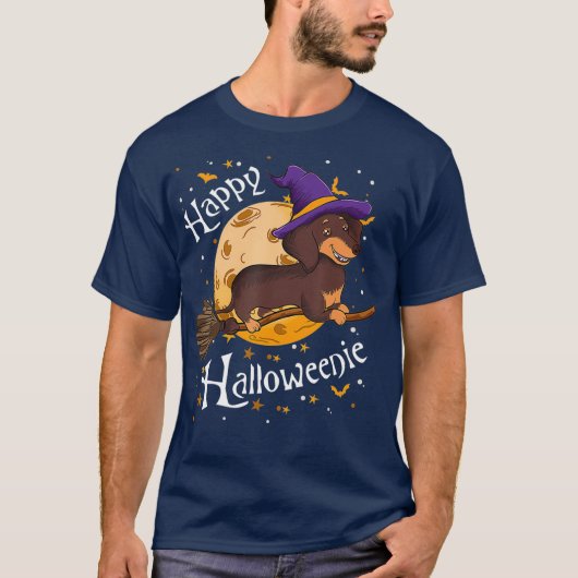 Happy Halloweenie Dachshund Dog Halloween Witch T-shirt (Voorkant)