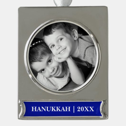 Happy Hanukkah. Aangepaste foto Hanukkah Verzilverd Banner Ornament (Voorkant)