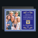 Happy Hanukkah. Aangepaste foto Magnetische Kaarte<br><div class="desc">Fijne Chanoeka. Elegant feestelijk ontwerp met gouden folie versieringen Magnetische fotokaarten met gepersonaliseerde familiefoto. Bijpassende kaarten, feestuitnodigingen en geschenken beschikbaar in de joodse Feestdagen | Chanoeka Categorie van onze winkel.</div>