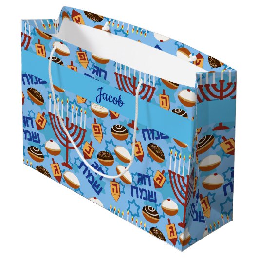 Happy Hanukkah Add Name Blue Dreidel Menorah  Groot Cadeauzakje (Achterkant Gekanteld)