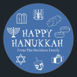 Happy Hanukkah blauw wit cadeautje met de naam Ronde Sticker<br><div class="desc">Happy Chanoeka,  pas familienaam cadeau gunst stickers Happy Chanoeka,  Happy Chanoeka,  Chanoeka Sameach!,  Chag Sameach!,  Chag Urim Sameach! Blauw-wit</div>
