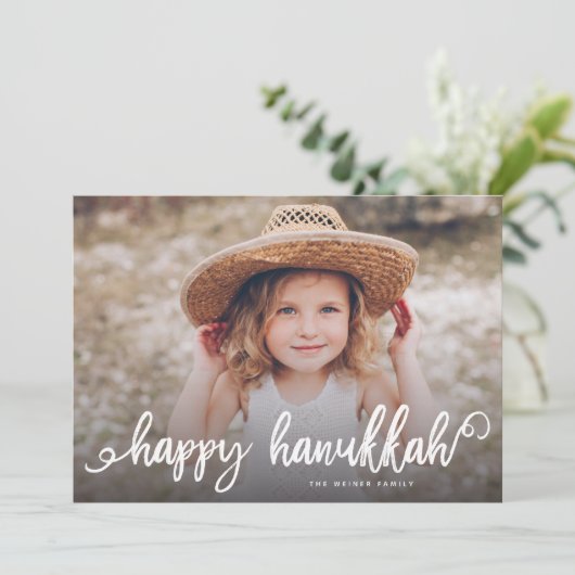 Happy Hanukkah Chic Script Typografie Foto Feestdagenkaart (Staand voorkant)
