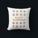 Happy Hanukkah Dreidels en Stars Kussen<br><div class="desc">Een leuk en feestelijk Hanukkah-ontwerp met kleurrijke dromen en sterren. Een modern,  niet-traditioneel ontwerp en patroon met gestileerde droidels en Star van David geometrische vormen.</div>