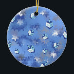 Happy Hanukkah Falling Star en Dreidels Keramisch Ornament<br><div class="desc">Je bekijkt het Lee Hiller Design Collectie. Apparel,  Gifts & Collectibles Lee Hiller Photography of Digital Art Collectie. Je kunt haar Natuur fotografie uitzichten op http://HikeOurPlanet.com/ en haar wandelende blog volgen in Hot Springs National Park.</div>