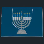 Happy Hanukkah Glitter Groot Cadeauzakje<br><div class="desc">Hanukkah 2022 begint in de avond van zondag 18 december en eindigt in de avond van maandag 26 december</div>