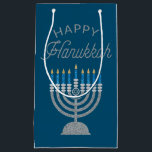 Happy Hanukkah Glitter Klein Cadeauzakje<br><div class="desc">Hanukkah 2022 begint in de avond van zondag 18 december en eindigt in de avond van maandag 26 december</div>