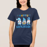 Happy Hanukkah Gnomes Dreidel Menorah<br><div class="desc">Happy Hanukkah Gnomes Dreidel Menorah T-Shirt kenmerkt drie schattige gnomen met een ster van David,  Menorah en Dreidel met de tekst "Happy Hanukkah" in de moderne scripttypografie. Ontworpen door Evco Feestdagen www.zazzle.com/store/evcoholidays</div>