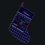 HAPPY HANUKKAH Hebreeuws Love Joy Peace DARK BLUE Kleine Kerstsok<br><div class="desc">Donkerblauw HAPPY HANUKKAH met een zilveren kleurige ster van het David-patroon en LOVE JOY PEACE, geschreven in het Engels en het Hebreeuws. De placeholder groet en de naam zijn klantgericht zodat kunt u jouw naam toevoegen of de groet veranderen. Hetzelfde ontwerp aan de achterzijde. Het is een goede manier om...</div>