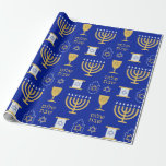 Happy Hanukkah Jewish Holiday Cadeaupapier<br><div class="desc">Een elegant Happy Hanukkah-patroon van joodse symbolen van menorah,  ster van David,  scroll,  in goud op een donkerblauwe achtergrond,  inpakpapier. Een stijlvol geschenk voor jodenvrienden en familie dit vakantieseizoen.</div>