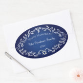 Happy Hanukkah Menorah White Festive Lijst op blau Ovale Sticker (Envelop)
