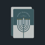 Happy Hanukkah Modern Menorah Candle Blauwgroen Bl Feestdagenkaart<br><div class="desc">Happy Hanukkah, stuur je Hanukkah-wensen naar je familie en vrienden met onze mooie en moderne, aanpasbare vakantiekaart. Ons ontwerp kenmerkt onze moderne menorakaars. Er wordt een modern blauwgroen blauw en blauw-grijs kleurenpalet gebruikt. "Happy Hanukkah" is geschreven in een modern lettertype en boog rond de menorakaars. Aanpassen met jaar- en familiehandtekening....</div>