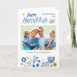 Happy Hanukkah Peace Love Latkes Festive Foto Feestdagen Kaart<br><div class="desc">Verzend uw Verwensen met deze Kaart van de Vakantie van de Foto die een Waterverf het Tevreden Manuscript van de Hanoeka en de Kaarsen van Menorah kenmerkt om uw groetbericht te benadrukken.</div>