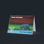 Happy Hanukkah - Polar Lights Polar Beer Feestdagen Kaart<br><div class="desc">Chanoekah begroet de Bevroren Chosen. Een polair beer roamt het ijs tijdens de lange polaire nacht; de noordelijke lichten in rode en groene gloed op afstand. Er verschijnt een Chanukkah-menorah,  samen met tekst lezen,  "Happy Hanukkah". Voeg je eigen aanvullende tekst toe.</div>