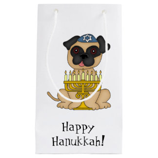 Happy Hanukkah-Pug Dog met Menorah/Customize Text Klein Cadeauzakje