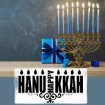 Happy Hanukkah Rubberstempel<br><div class="desc">.Viel acht dagen en acht nachten van het festival van Lichten met Hanoekakaarten en geschenken. Het festival van de lichten is hier. Licht de menorah aan, speel met het droesdel en feast op latkes en sufganiyots. Viel de geest van Hanukkah met vrienden, familie en geliefden om hen Happy Hanukkah te...</div>