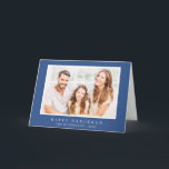 Happy Hanukkah Simple Classic Elegant Family Foto Feestdagen Kaart<br><div class="desc">Het ontwerp bestaat uit een eenvoudige achtergrond met elegante typografie. Voeg uw familienaam,  groet,  foto's en jaar toe</div>