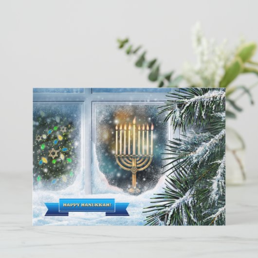 Happy Hanukkah. Sneeuwvensterscène met Menorah Feestdagenkaart (Staand voorkant)